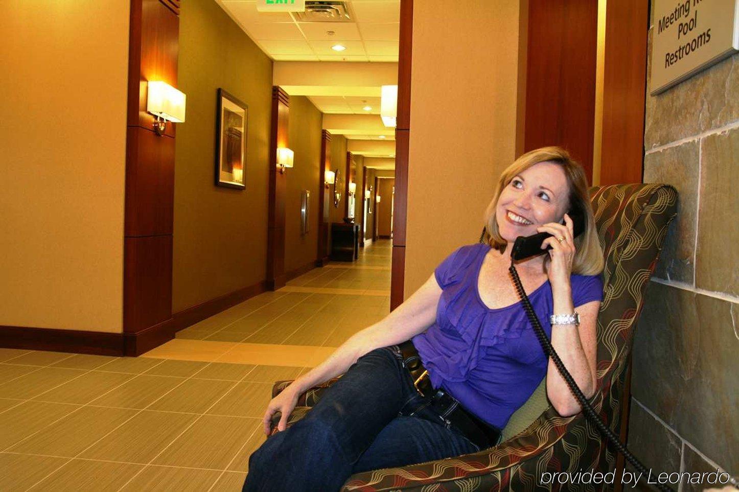 Hampton Inn & Suites Riverside/Corona East Dalaman gambar