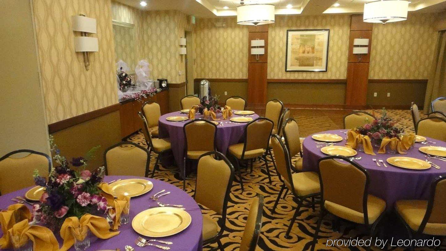 Hampton Inn & Suites Riverside/Corona East Restoran gambar